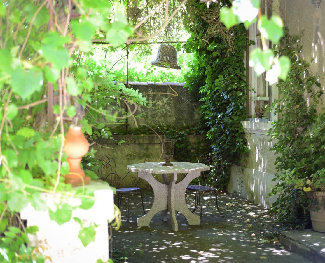 Hotel Le 17 Courthézon Esterno foto